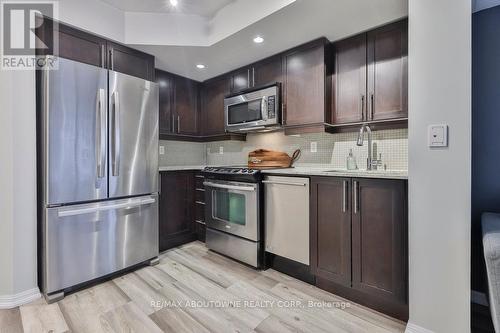 416 - 65 East Liberty Street, Toronto, ON - Indoor Photo Showing Kitchen