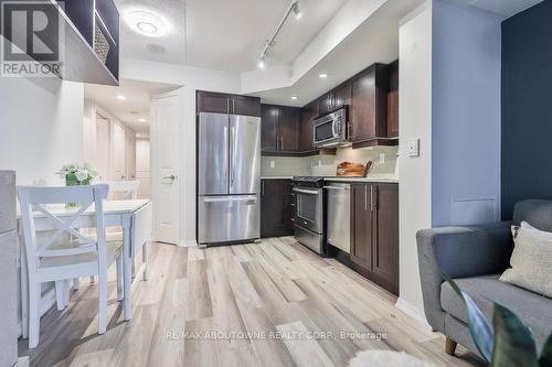 #416 -65 East Liberty St, Toronto, ON - Indoor Photo Showing Kitchen