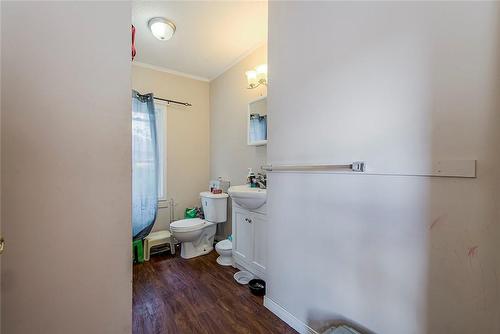 116 Lock Street W, Dunnville, ON - Indoor Photo Showing Bathroom