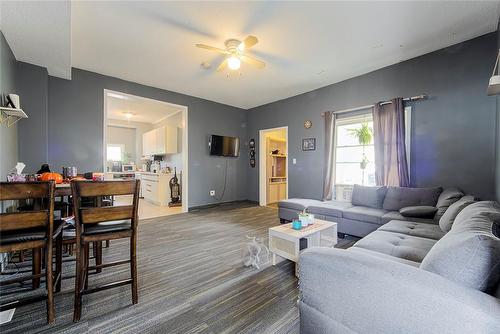 116 Lock Street W, Dunnville, ON - Indoor Photo Showing Living Room