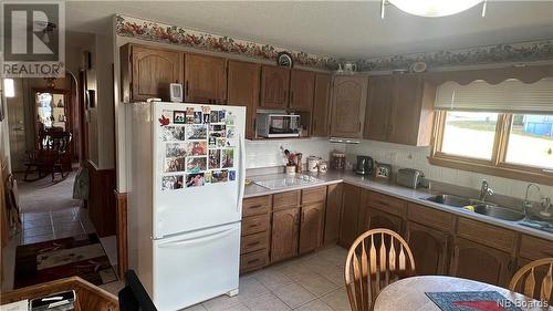 27 Hillhurst Drive, Quispamsis, NB - Indoor Photo Showing Kitchen With Double Sink