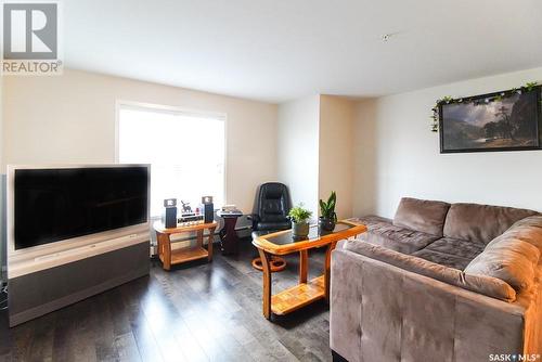 213 1545 Neville Drive, Regina, SK - Indoor Photo Showing Living Room