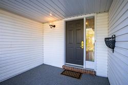 Covered front porch. - 