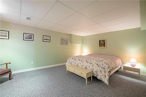 Large bedroom or recroom. - 1095 Deborah Street, Fonthill, ON - Indoor Photo Showing Bedroom
