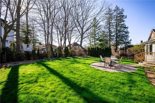 Gorgeous perennial gardens. - 1095 Deborah Street, Fonthill, ON - Outdoor With Backyard