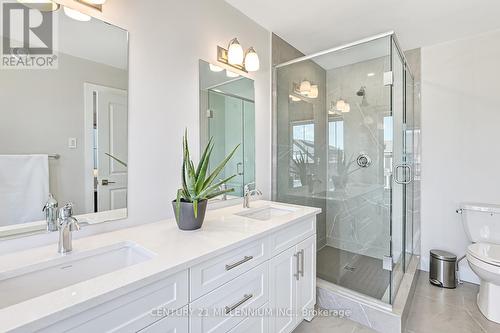 214 Courtland St, Blue Mountains, ON - Indoor Photo Showing Bathroom