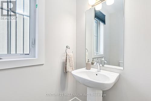 214 Courtland St, Blue Mountains, ON - Indoor Photo Showing Bathroom