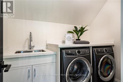 9 Parker Ave, Hamilton, ON - Indoor Photo Showing Laundry Room