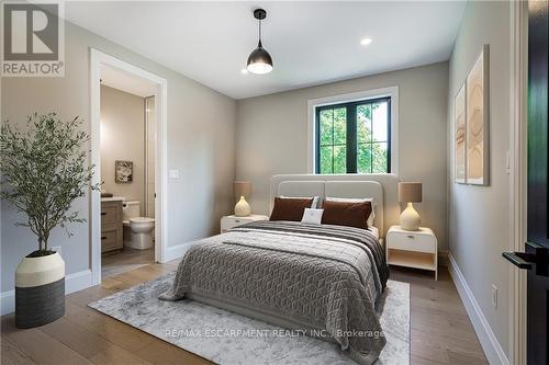 9 Parker Ave, Hamilton, ON - Indoor Photo Showing Bedroom