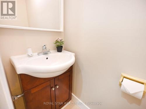 #139 -400 Mississauga Valley Blvd, Mississauga, ON - Indoor Photo Showing Bathroom