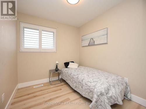 #139 -400 Mississauga Valley Blvd, Mississauga, ON - Indoor Photo Showing Bedroom