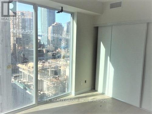 #1002 -17 Dundonald St, Toronto, ON - Indoor Photo Showing Other Room