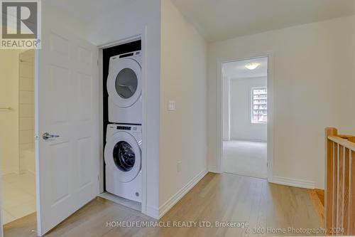 105 Air Dancer Crescent, Oshawa, ON - Indoor Photo Showing Laundry Room