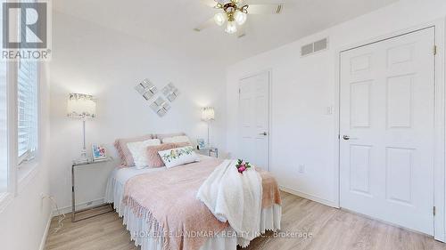 #1 -819 Upper Paradise Rd, Hamilton, ON - Indoor Photo Showing Bedroom