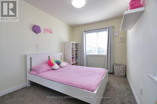 31 Arlington Pkwy, Brant, ON - Indoor Photo Showing Bedroom
