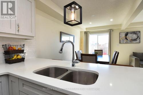 31 Arlington Pkwy, Brant, ON - Indoor Photo Showing Kitchen With Double Sink