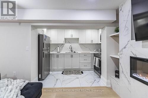 42 Mangrove Rd, Toronto, ON - Indoor Photo Showing Kitchen