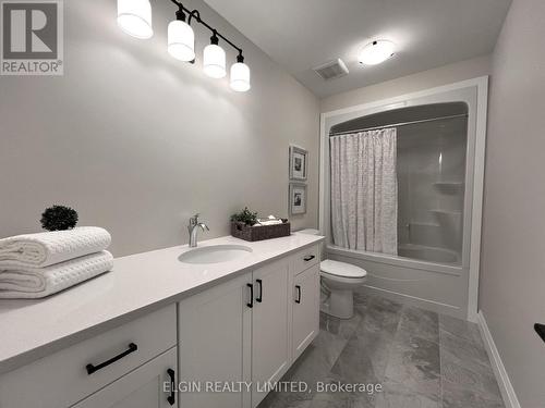 45-49 Royal Dornoch Drive, St. Thomas, ON - Indoor Photo Showing Bathroom