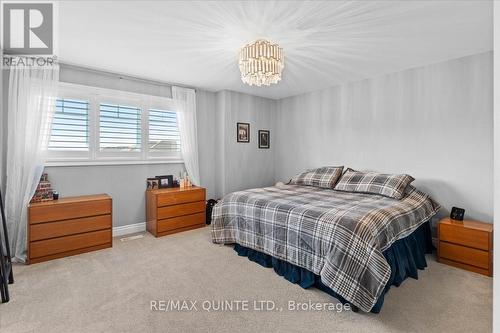 6 Farmington Cres, Belleville, ON - Indoor Photo Showing Bedroom