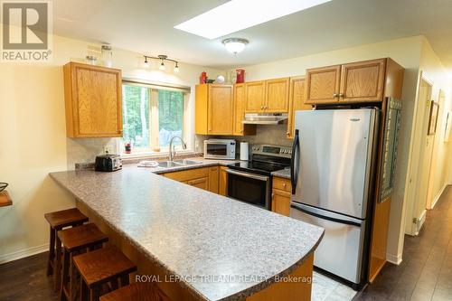 8742 Timberwood Tr, Lambton Shores, ON - Indoor Photo Showing Kitchen With Double Sink