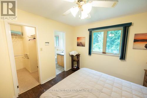 8742 Timberwood Tr, Lambton Shores, ON - Indoor Photo Showing Bedroom