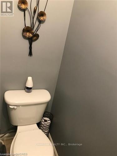 874 Walker Crt, Kingston, ON - Indoor Photo Showing Bathroom