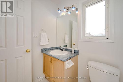 2152 Golden Orchard Tr, Oakville, ON - Indoor Photo Showing Bathroom