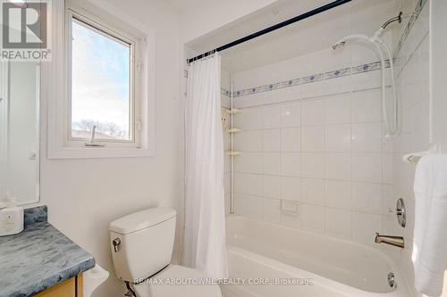 2152 Golden Orchard Tr, Oakville, ON - Indoor Photo Showing Bathroom