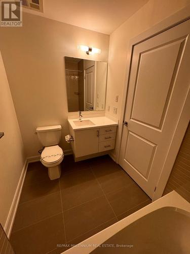 #617 -3220 William Colton Ave, Oakville, ON - Indoor Photo Showing Bathroom