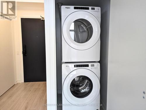 #Ph04 -405 Dundas St W, Oakville, ON - Indoor Photo Showing Laundry Room