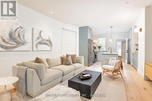 17 Indian Road Crescent, Toronto, ON - Indoor Photo Showing Living Room