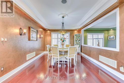1498 Arrowhead Rd, Oakville, ON - Indoor Photo Showing Dining Room