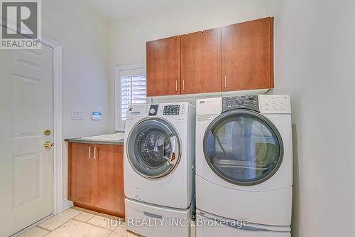 1498 Arrowhead Rd, Oakville, ON - Indoor Photo Showing Laundry Room