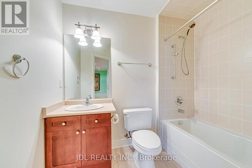 1498 Arrowhead Rd, Oakville, ON - Indoor Photo Showing Bathroom