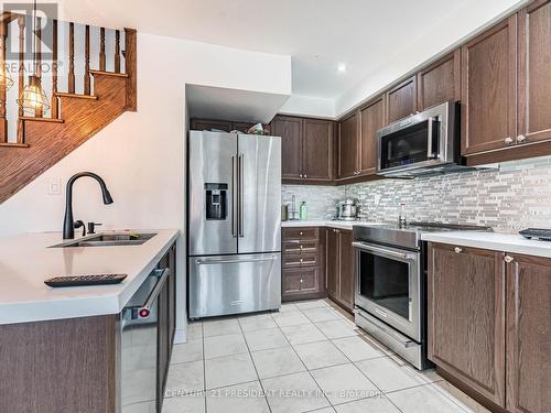 98 - 200 Veterans Drive, Brampton, ON - Indoor Photo Showing Kitchen With Double Sink With Upgraded Kitchen
