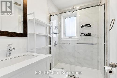 36 Twenty Fourth St, Toronto, ON - Indoor Photo Showing Bathroom
