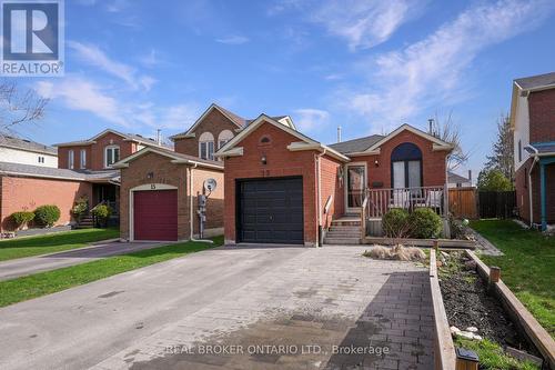 13 Weatherup Crescent, Barrie, ON - Outdoor With Facade