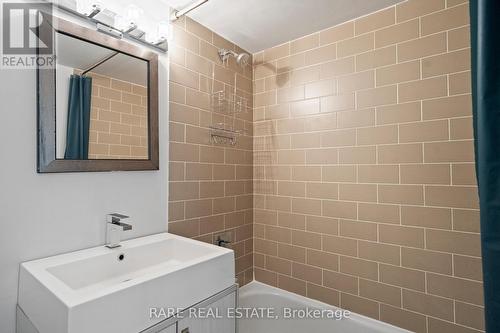 #1222 -21 Pirandello St, Toronto, ON - Indoor Photo Showing Bathroom