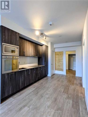 #1202 -576 Front St W, Toronto, ON - Indoor Photo Showing Kitchen