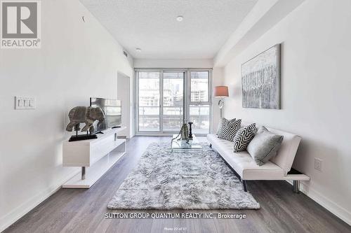 #409 -15 Lower Jarvis St, Toronto, ON - Indoor Photo Showing Living Room