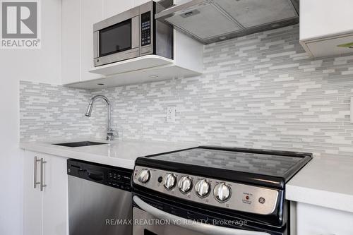 #1808 -58 Orchard View Blvd, Toronto, ON - Indoor Photo Showing Kitchen With Upgraded Kitchen