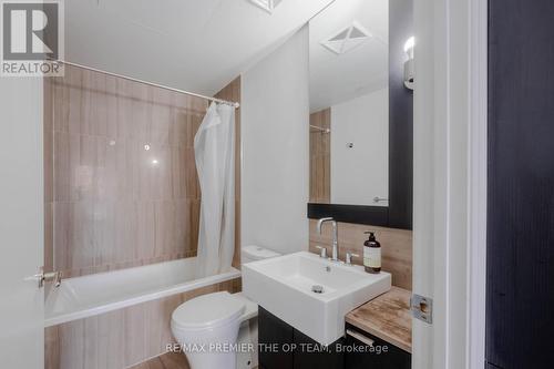 #1113 -88 Blue Jays Way, Toronto, ON - Indoor Photo Showing Bathroom