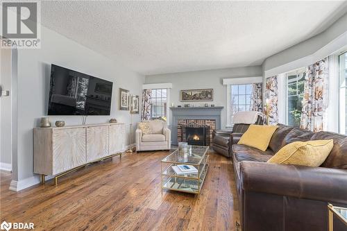 284 Maple Avenue, Georgetown, ON - Indoor Photo Showing Living Room With Fireplace