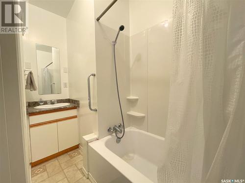 703 5Th Street, Humboldt, SK - Indoor Photo Showing Bathroom