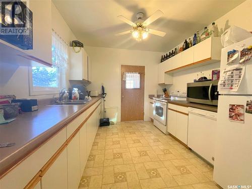 703 5Th Street, Humboldt, SK - Indoor Photo Showing Kitchen