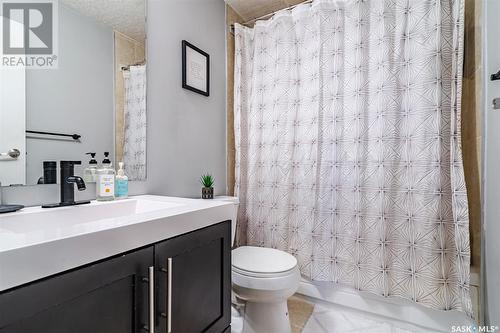 5 905 4Th Avenue N, Saskatoon, SK - Indoor Photo Showing Bathroom