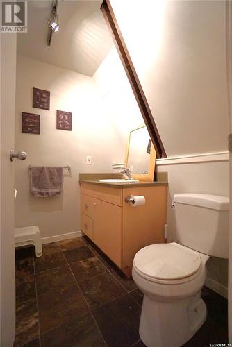 2 2855 Lacon Street, Regina, SK - Indoor Photo Showing Bathroom