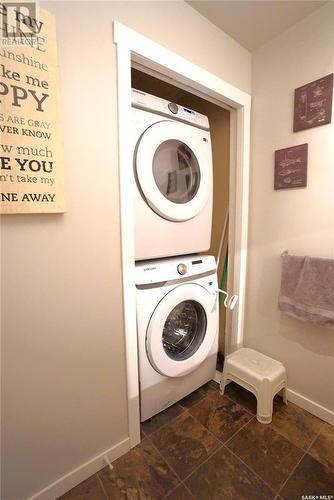 2 2855 Lacon Street, Regina, SK - Indoor Photo Showing Laundry Room