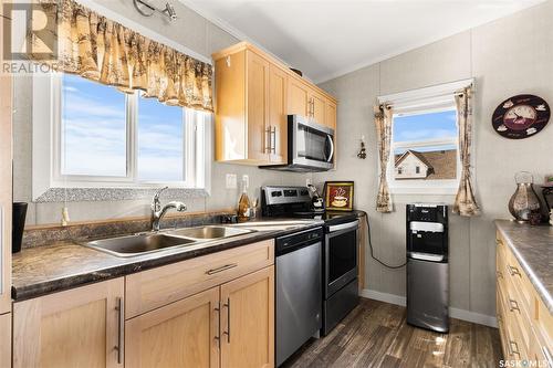 213 Barber Road, Collingwood Lakeshore Estates, SK - Indoor Photo Showing Kitchen With Double Sink