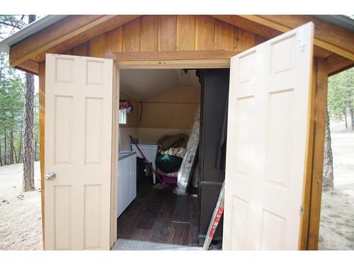 6270 Aspen Road, Wasa, BC -  Photo Showing Other Room
